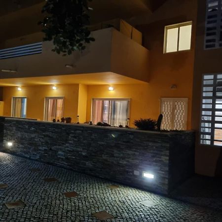 Marinho - 2 Bedroom 2 Bathroom Ground Floor Apartment With Communal Pool And Gardens Conceição Kültér fotó