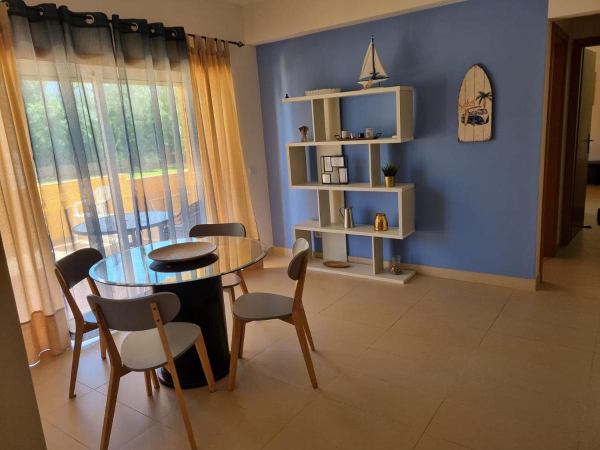 Marinho - 2 Bedroom 2 Bathroom Ground Floor Apartment With Communal Pool And Gardens Conceição Kültér fotó