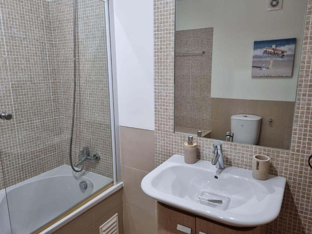 Marinho - 2 Bedroom 2 Bathroom Ground Floor Apartment With Communal Pool And Gardens Conceição Kültér fotó
