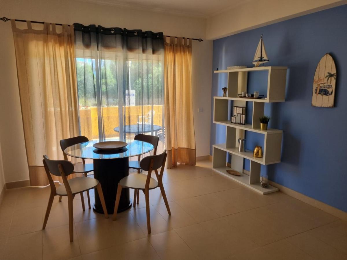 Marinho - 2 Bedroom 2 Bathroom Ground Floor Apartment With Communal Pool And Gardens Conceição Kültér fotó